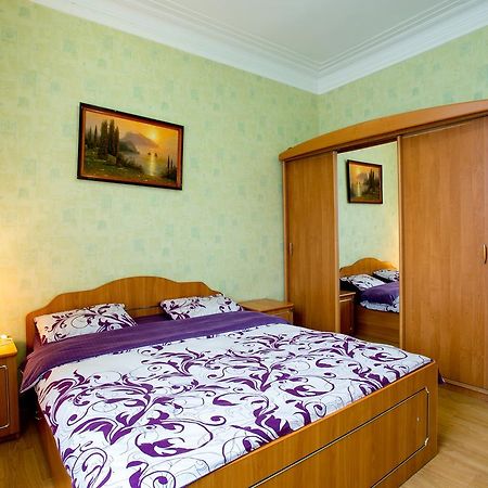 Apartments On Bolshaya Morskaya 65 نيكولايف المظهر الخارجي الصورة